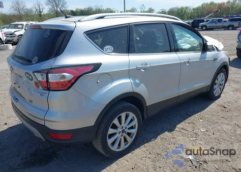 2017 Ford Escape Titanium z USA, uszkodzony, nr VIN 1FMCU9JD6HUC71135